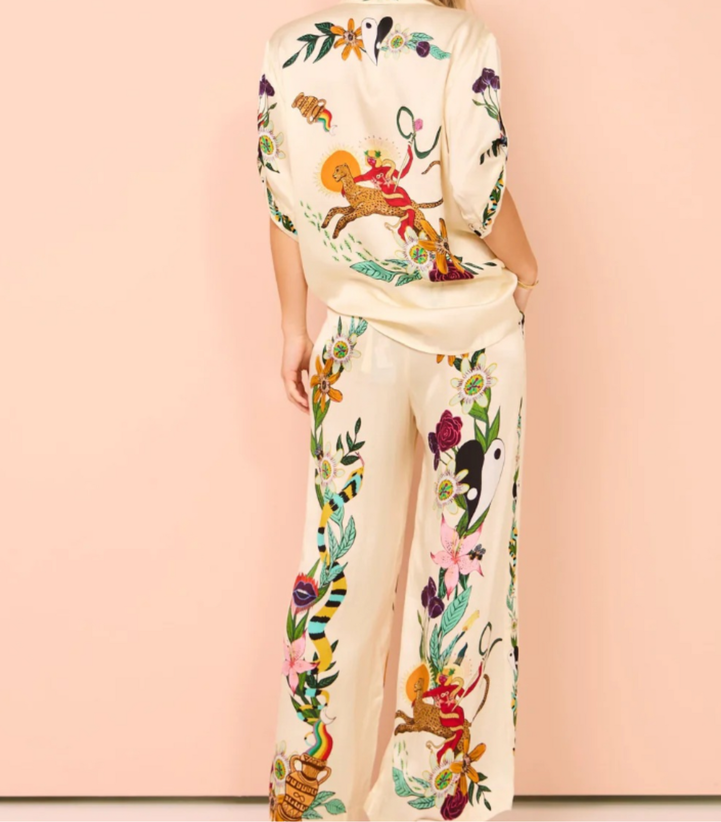 Modisches Set mit Animalprint