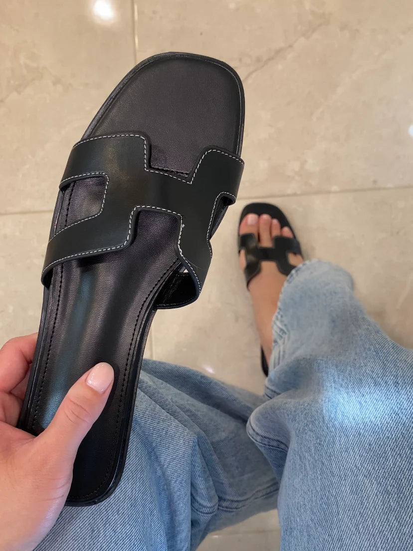 Mel Sandal